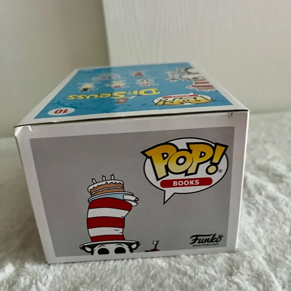 FUNKO pop vinyl figure CAT IN THE HAT # 10   Dr Seuss. 2017 BoxLunch Exclusive